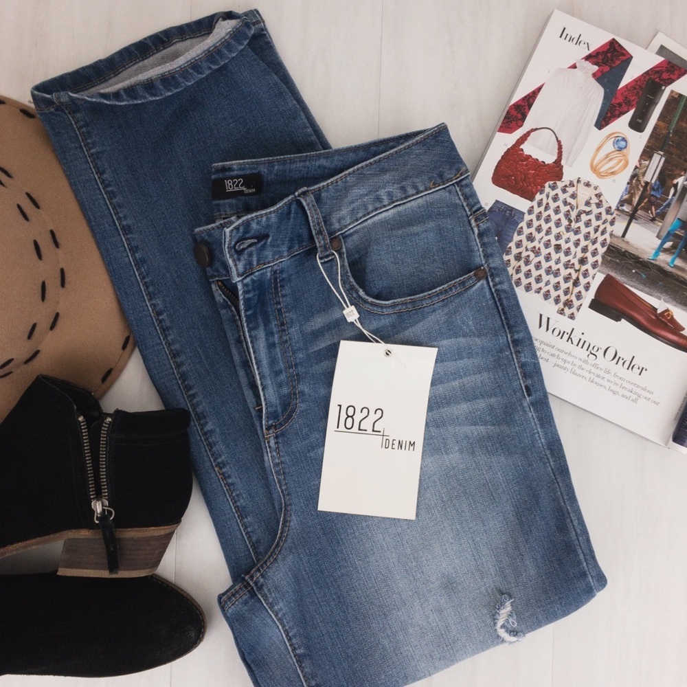 1822 Denim •Vintage Denim High Rise Straight Jeans